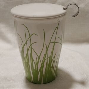 Tea Forte Green and White Grass Design Ceramic Tea Mug with Infuser